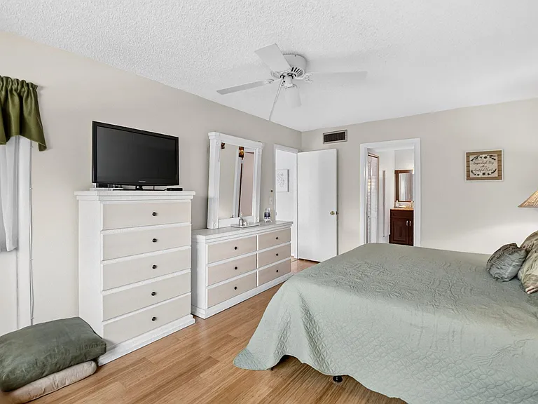 3425 Via Poinciana #201 — Photo 24