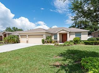 3433 Summit Dr, Lakeland, FL 33810