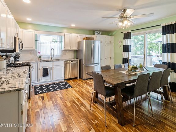 4th image of 429 Lucerne Ln