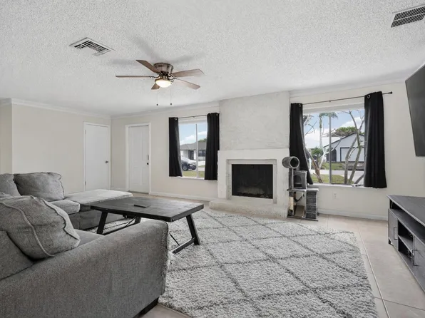 2289 SE Carnation Road, Port St Lucie, FL 34952