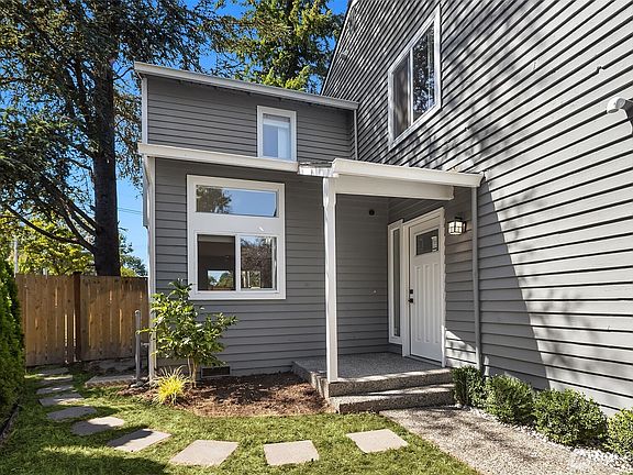 2nd image of 13216 NE 139th Place