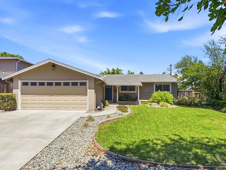 4737 Regina Way — Photo 1