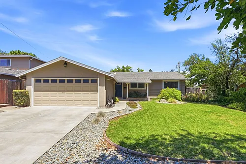 4737 Regina Way Photo 1