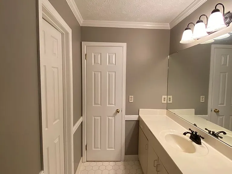 1607 Salisbury Pl — Photo 13