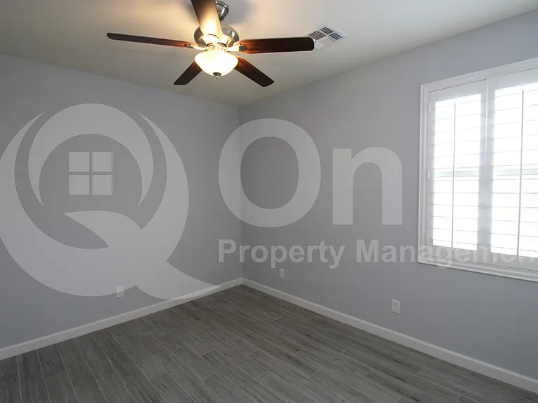 7562 W Tierra Buena Ln — Photo 13