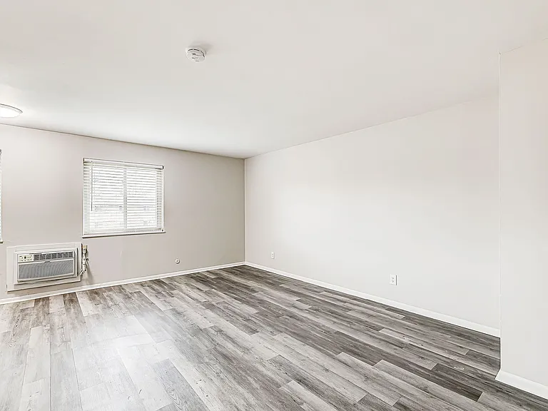 Ninth Avenue Apartments — Photo 41