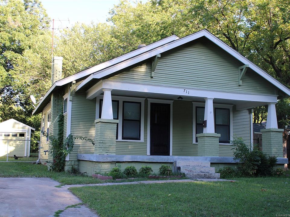 1st image of 711 N Columbia Pl