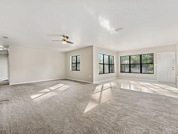 4th image of 1480 S Park Ave