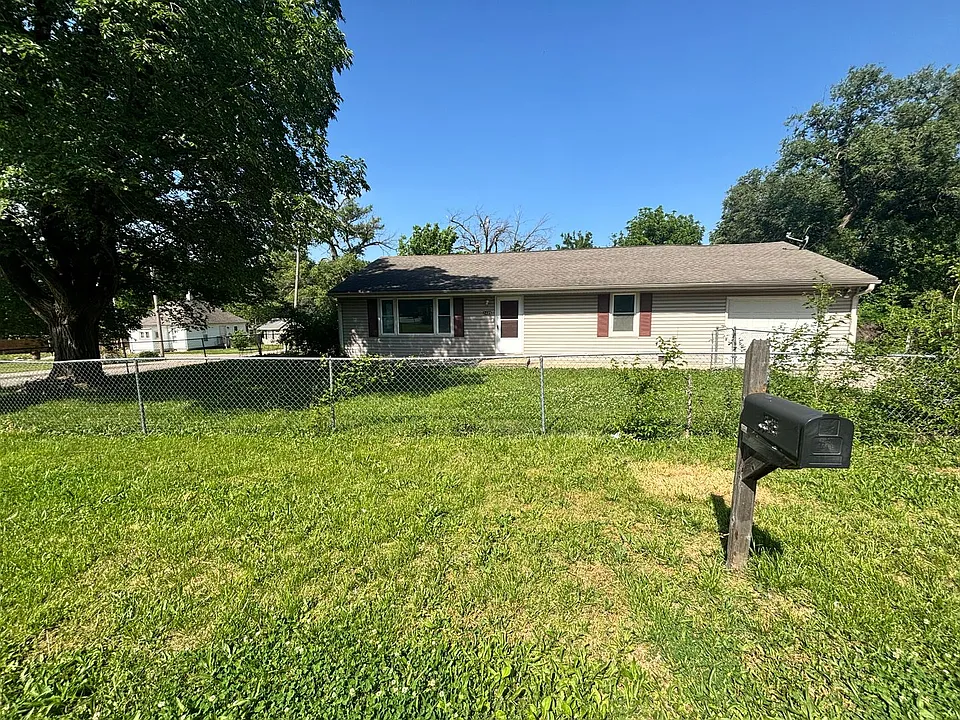 2435 SE Colorado Ave
