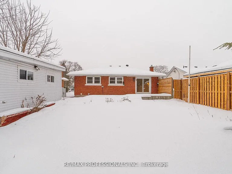 139 Byron Ave #LOWER — Photo 21
