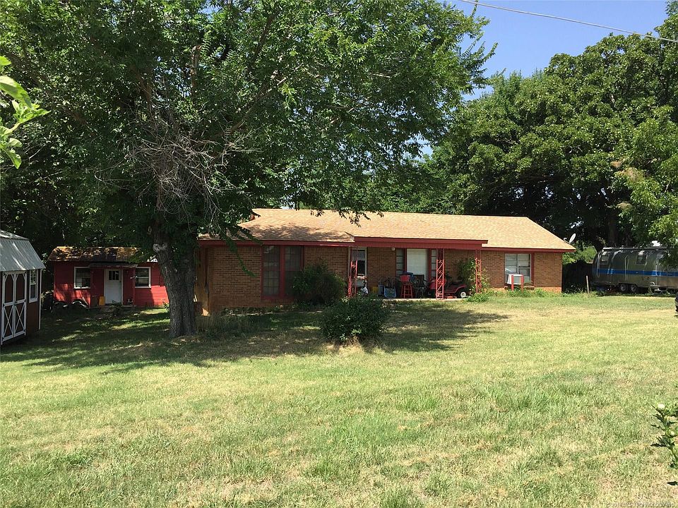 2nd image of 3825 Broadway Ct