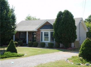 982 Joey Dr, Clarksville, TN 37042