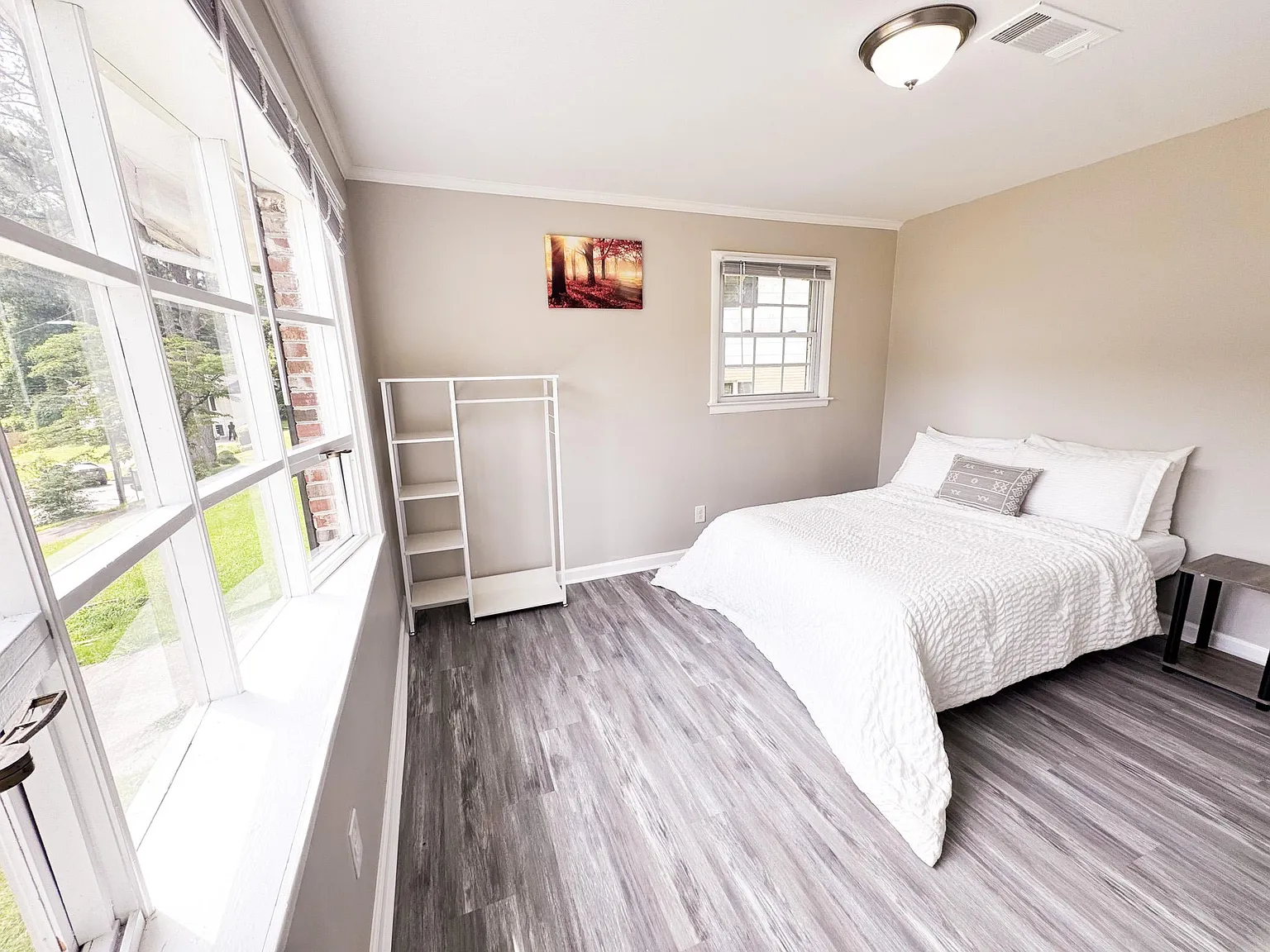 4 bed, 4.0 bath, 2400 sqft, $741 — Photo 1