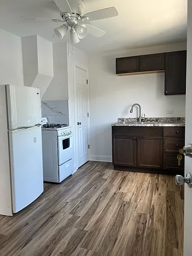 114 E 25th St #2R Photo 1