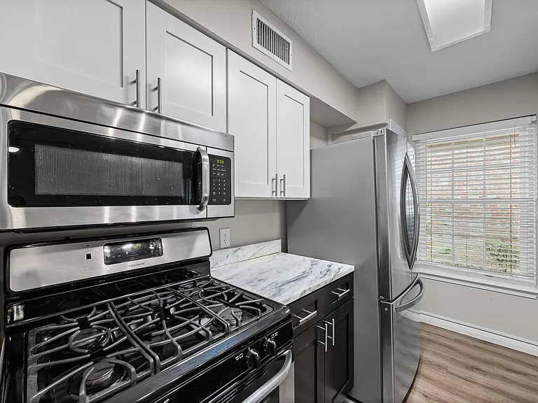 1240 Barton Hills Dr #105 — Photo 20