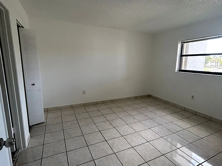 8075 NW 7th St #203 — Photo 10