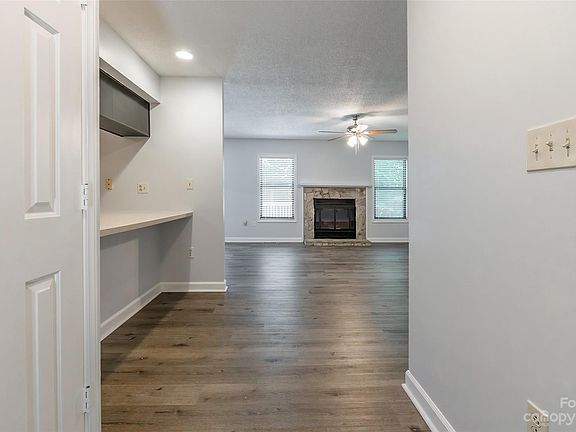 2nd image of 988 Cranberry Cir
