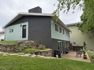 8921 Twin Lakes Rd, Manson, IA 50563