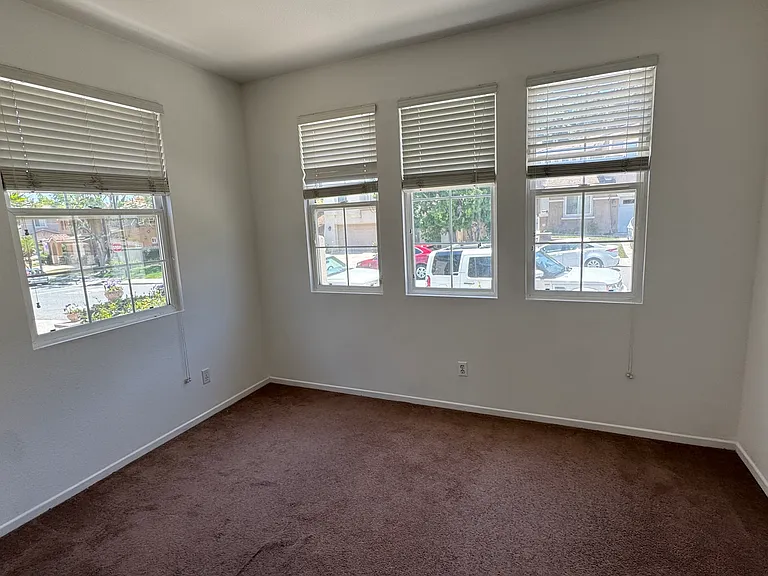 973 Yosemite Dr — Photo 14