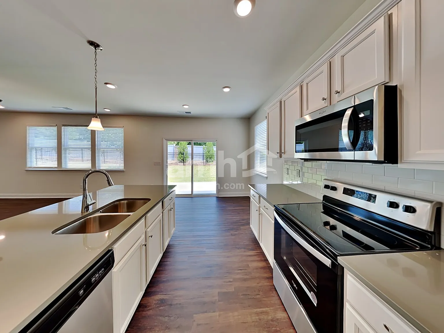 5 bed, 3.0 bath, 2850 sqft, $2,770 — Photo 4