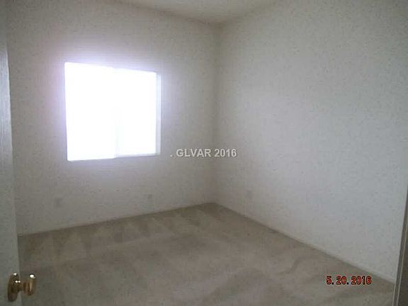4th image of 10147 Queensbury Ave
