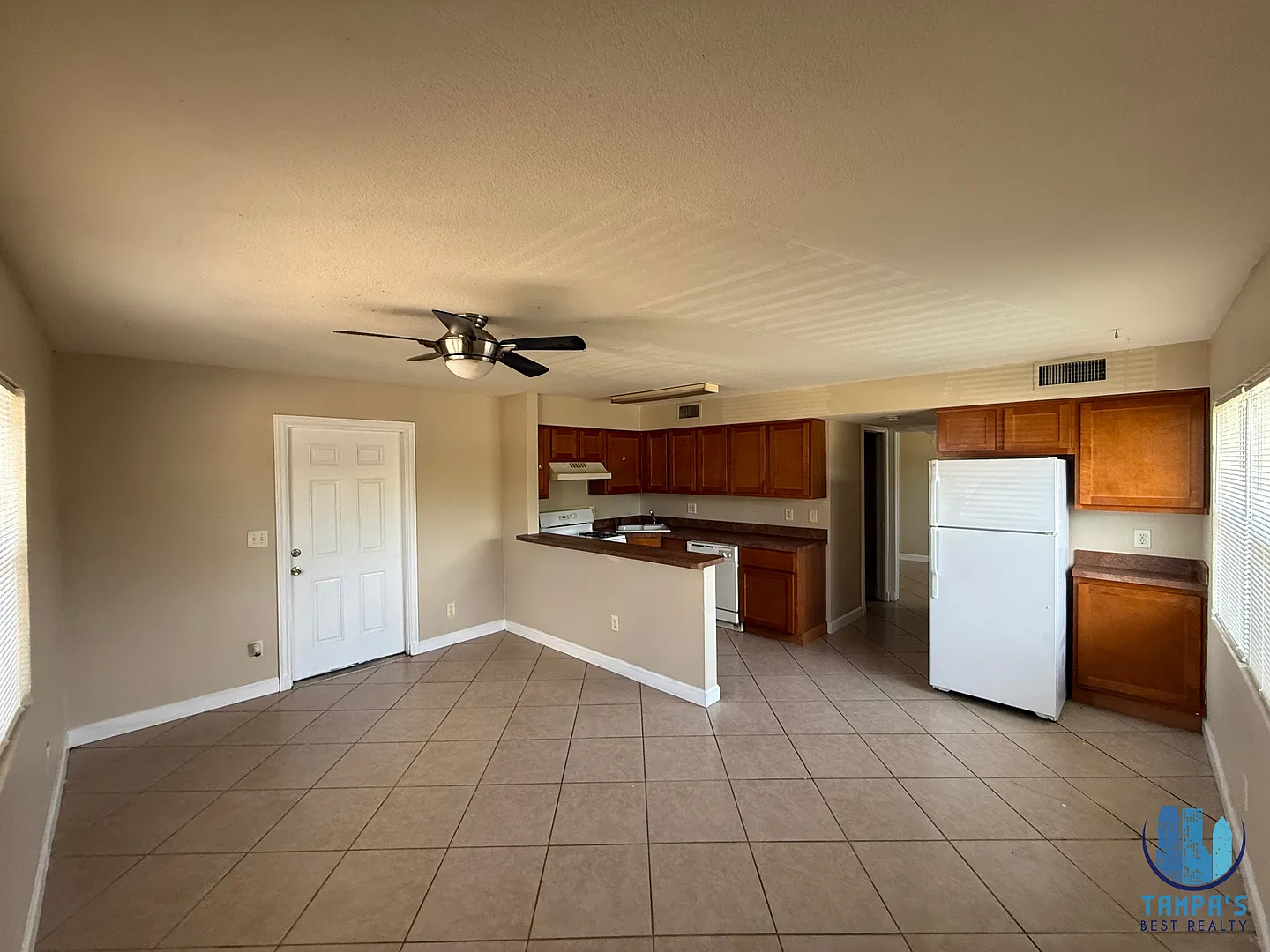 1 Bedroom 1 Bath Apartment At The Casabella Apartments *Move-In Special* — Photo 3