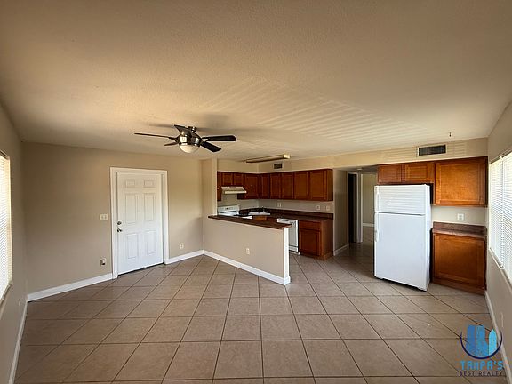 3rd image of 117 N Evergreen Ave APT 105