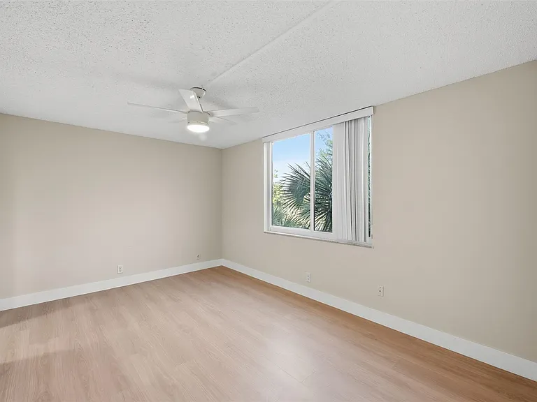9430 Poinciana Pl #409 — Photo 6