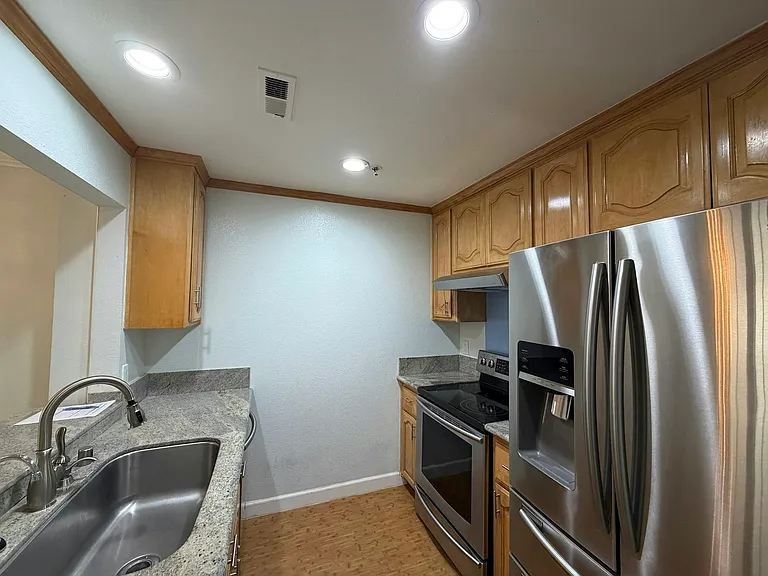 576 W Parr Ave #24 — Photo 19