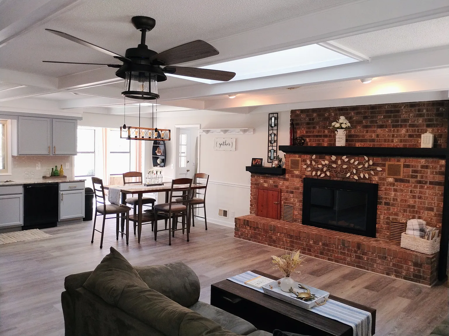 3 bed, 2.5 bath, 1346 sqft, $1,975 — Photo 4