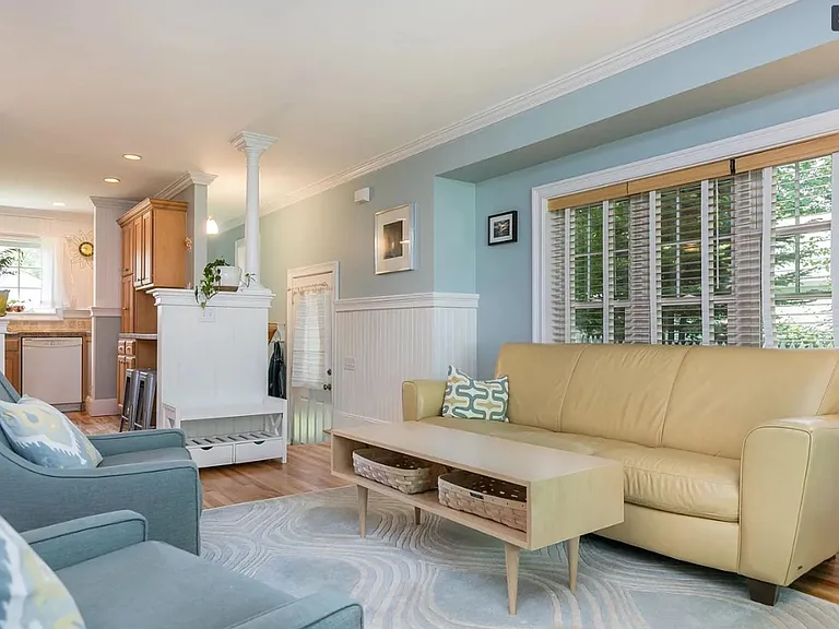 18 Taylor St — Photo 3