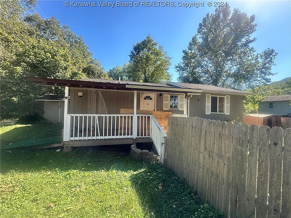1st image of 28 Tyler Ln