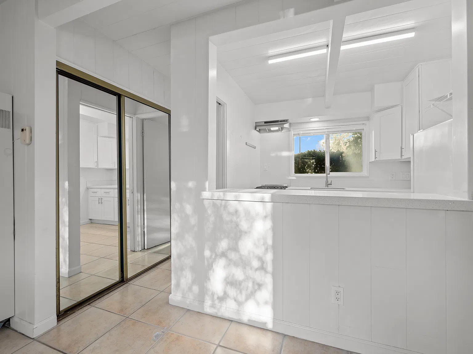Studio, 300 sqft, $2,195 — Photo 4