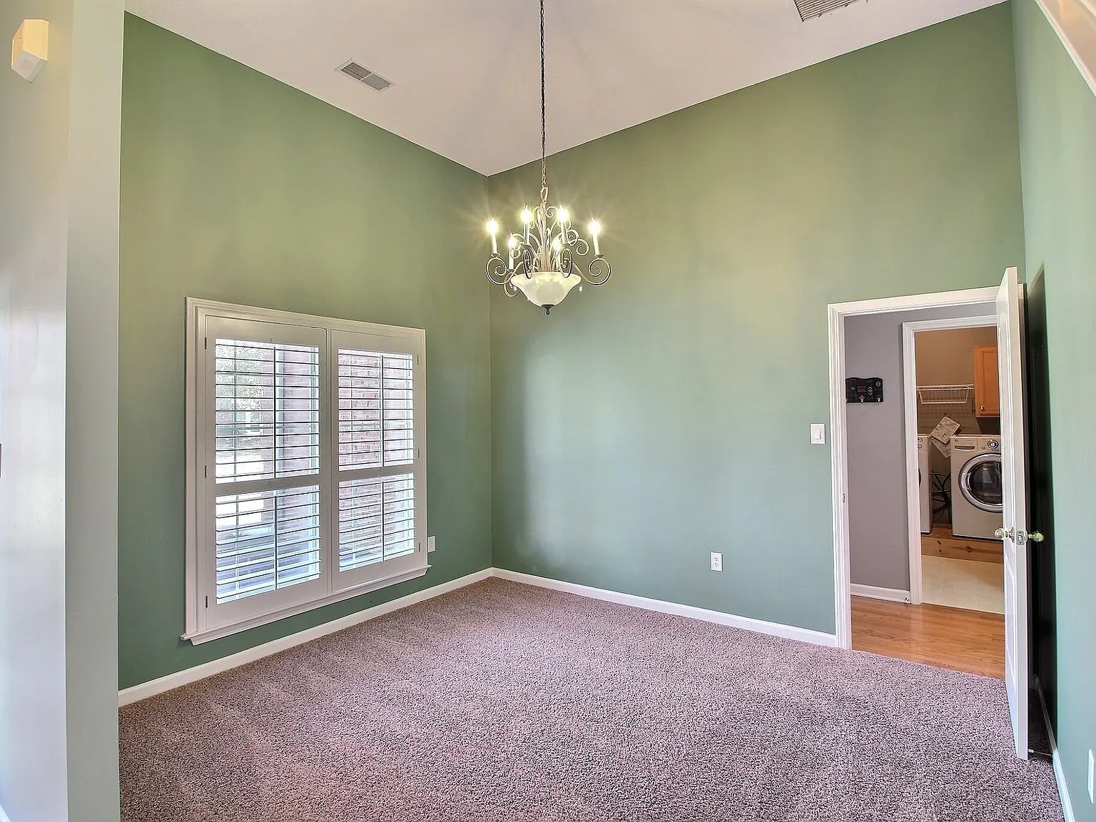 3 bed, 3.0 bath, 2507 sqft, $2,500 — Photo 4