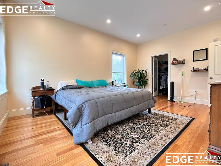 122 Tremont St — Photo 18