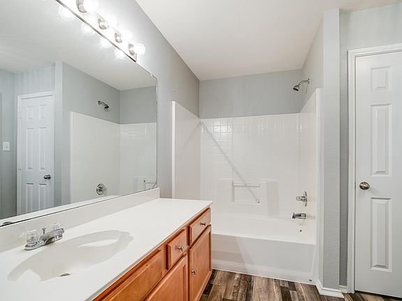4th image of 228 Meadow View Ln