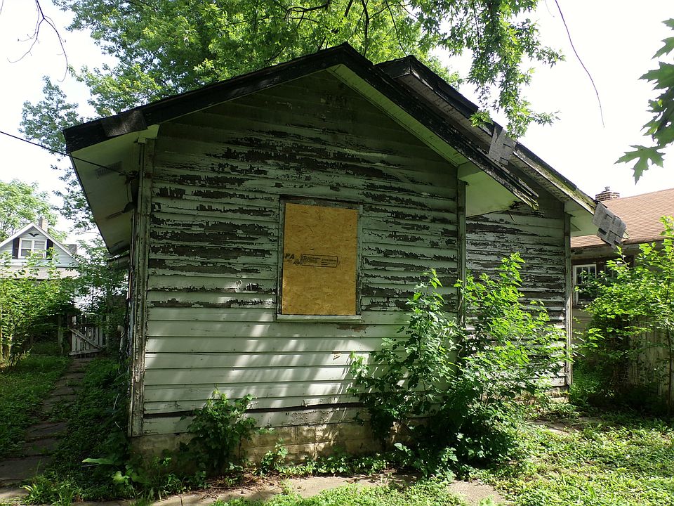 2nd image of 2519 E 18th St