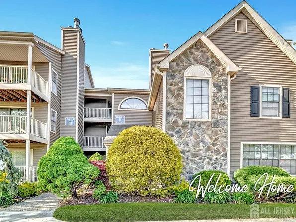 14 Lear Ct, East Brunswick, NJ 08816