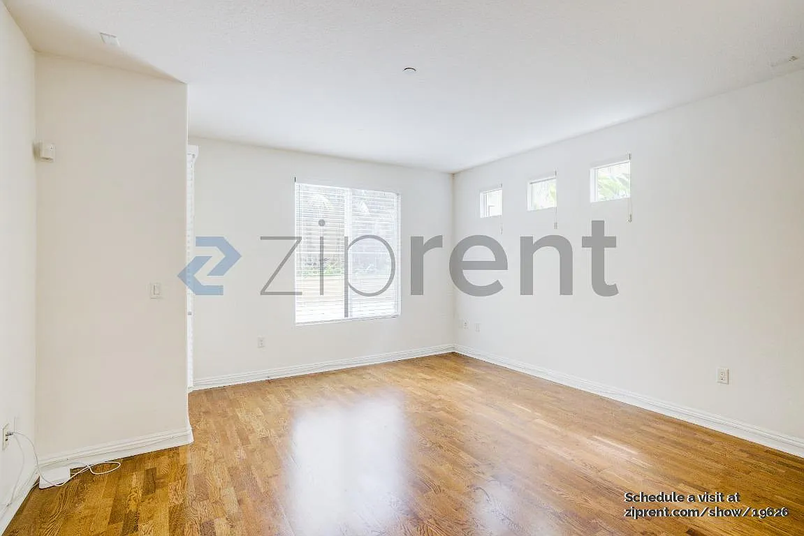 3 bed, 2.5 bath, 1804 sqft, $5,550 — Photo 4