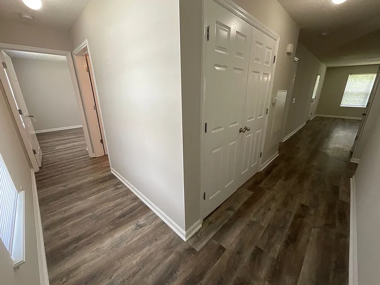 Meridian Park Apartments — Photo 185
