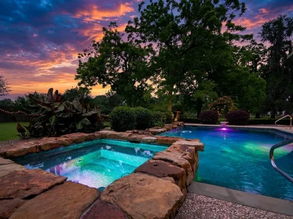 33218 W Forest Ct, Weston Lakes, TX 77441