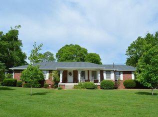 504 Castle Heights Ave, Lebanon, TN 37087