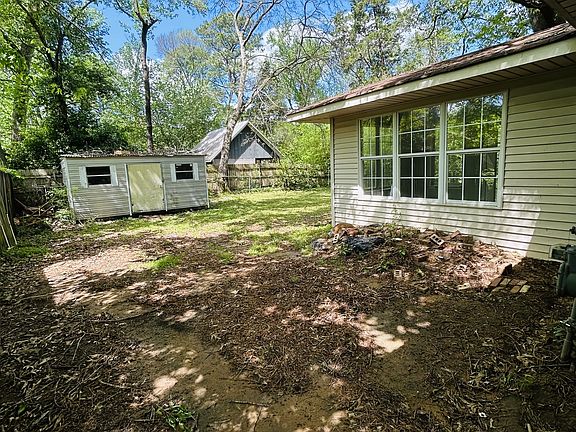 2nd image of 4021 Swim Club Ln