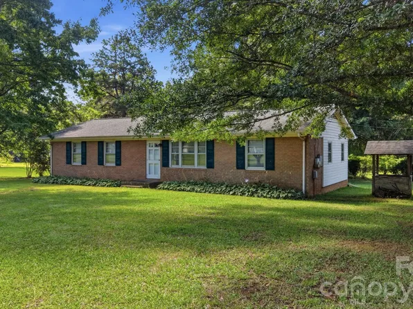 8116 Indian Trail Fairview Rd, Indian Trail, NC 28079