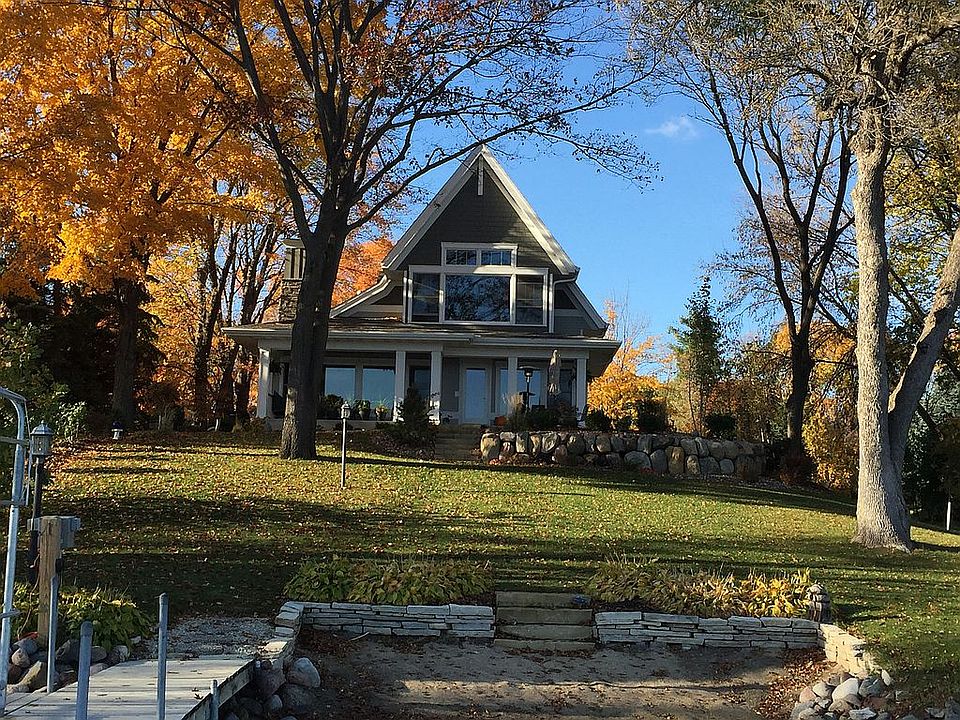 2nd image of 20085 Cottagewood Ave