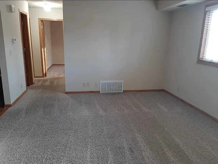 4138 S 46th St — Photo 10