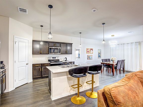 5th image of 3021 Karsen Ln