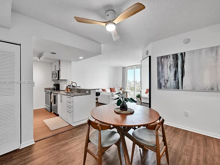 275 NE 18th St #1809 — Photo 1