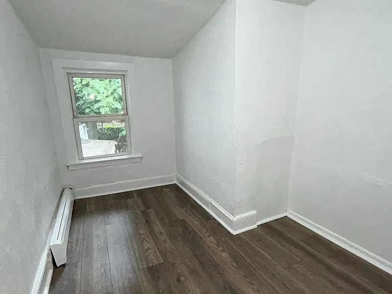 225 Home Ave — Photo 14