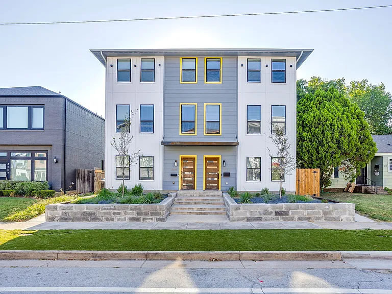 3211 Forest Park Blvd — Photo 1